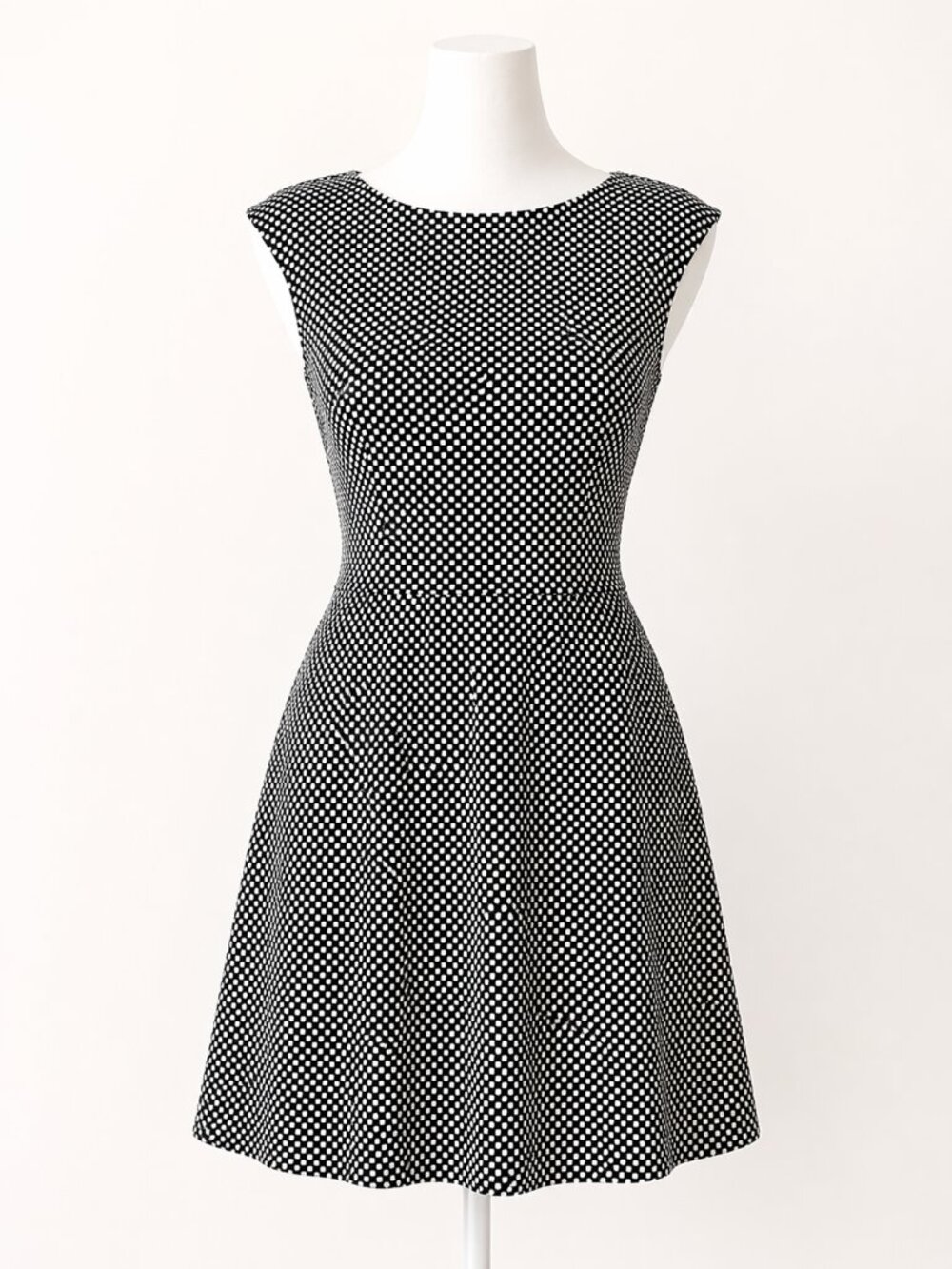EMERALD Sundae Fit and Flare Dress. Size 5 (Jrs) Black and White - NWT